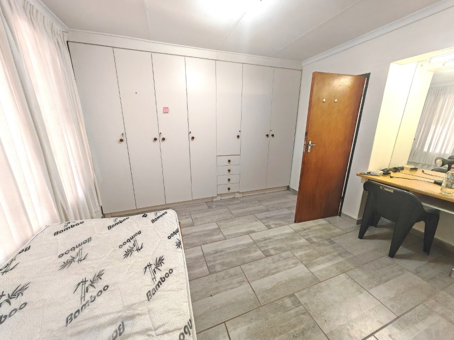 10 Bedroom Property for Sale in Brandwag Free State